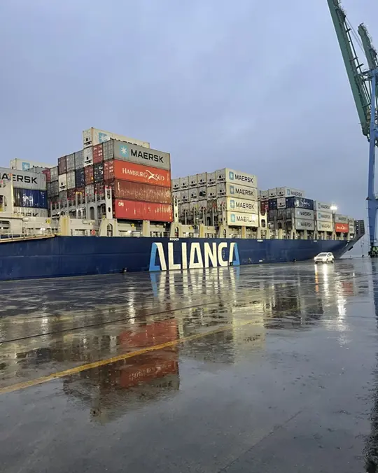 Marco de navio da Aliança Navegação e Logística e destaca a parceria entre porto, armador e operadores locais.